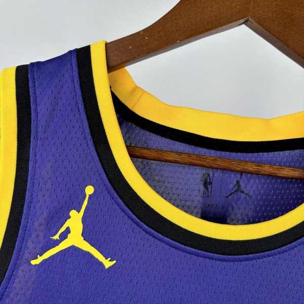 Los Angeles Lakers 2023/24 Statement Edition DONCIC#77 - Image 6